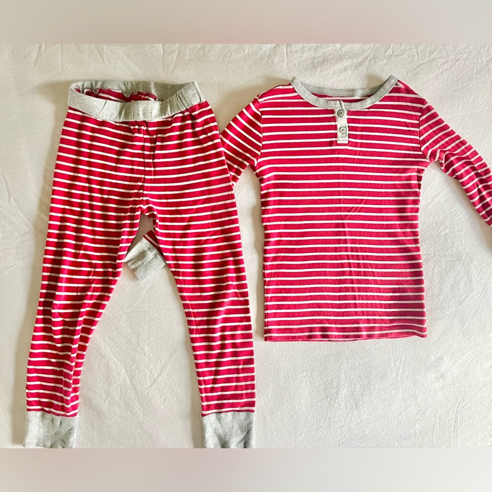Kids’ GAP Holiday Pajama Set - Size 6T